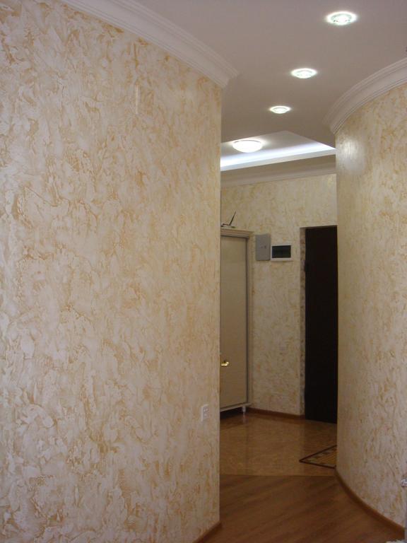 Nino Apartment On Pirosmani 巴统 客房 照片
